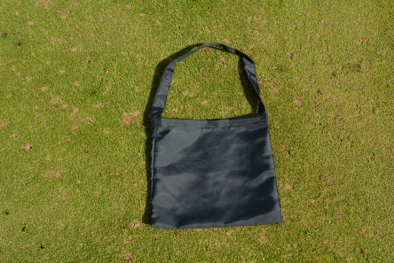 divot mix bag in navy
